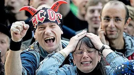 AC/DC konser biletleri Dresden için: Golden Circle biletleri son derece hızlı bir şekilde tükendi. AC/DC konser biletleri Dresden için: Golden Circle biletleri son derece hızlı bir şekilde tükendi.