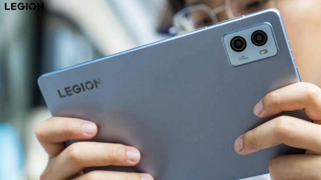 Lenovo Snapdragon 8 Gen 3’lü Yeni Tableti Üzerinde Çalışıyor Lenovo Snapdragon 8 Gen 3’lü Yeni Tableti Üzerinde Çalışıyor